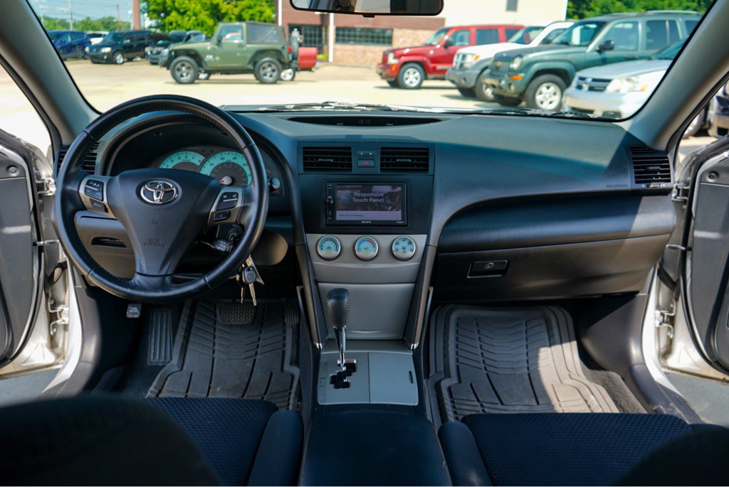 2009 Toyota Camry Image 17