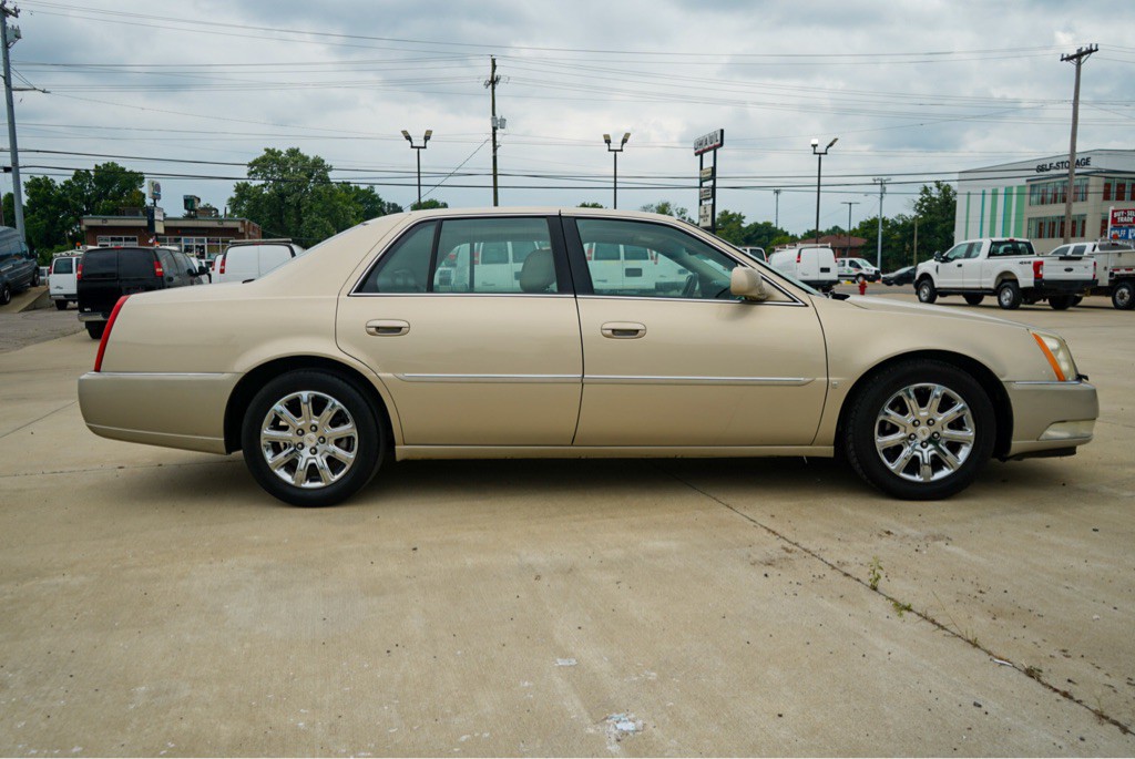 2008 Cadillac DTS Image 5