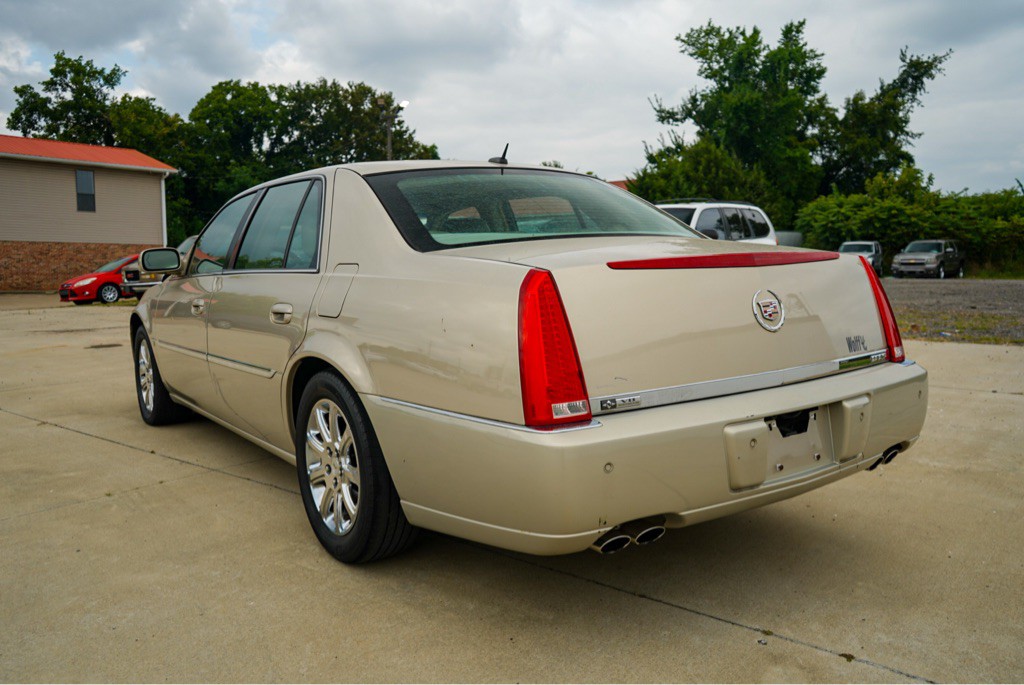 2008 Cadillac DTS Image 8