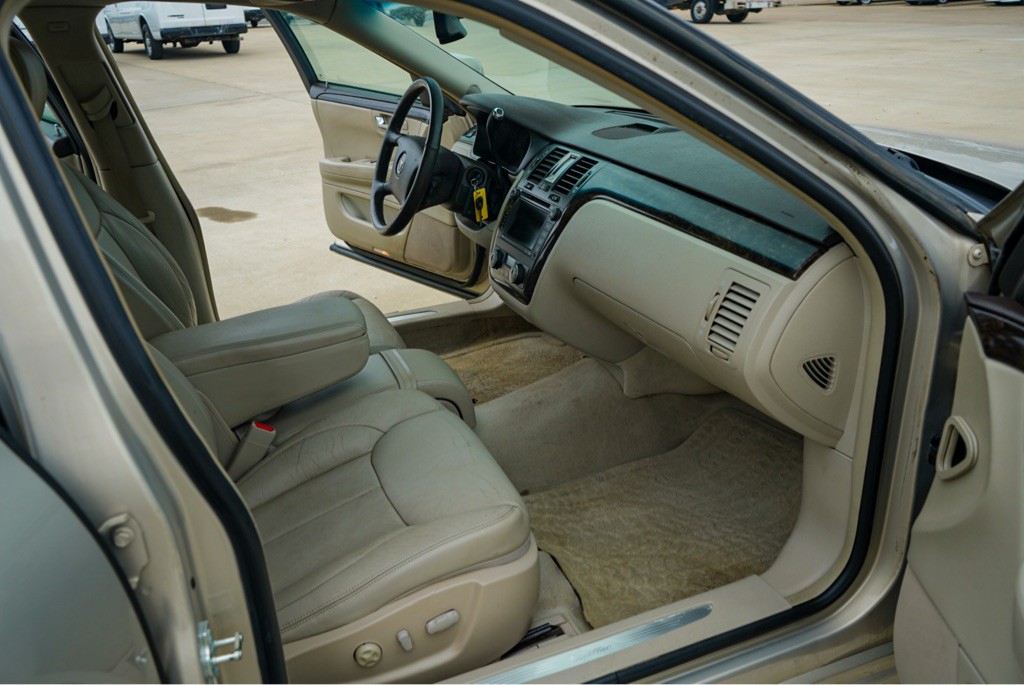 2008 Cadillac DTS Image 10