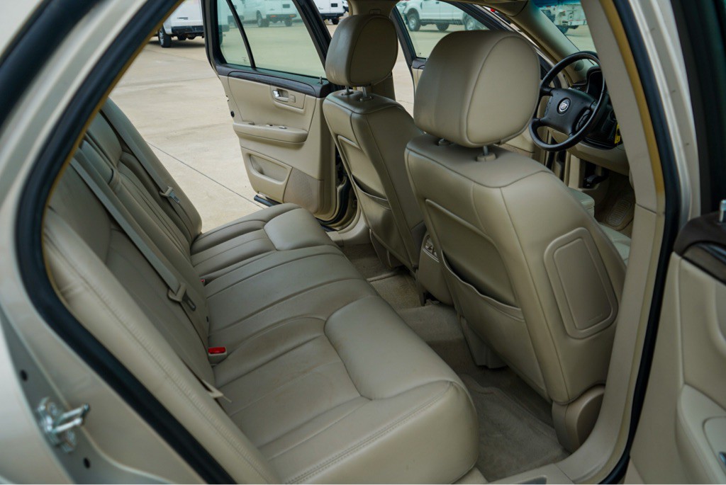 2008 Cadillac DTS Image 11