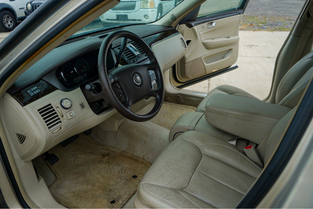 2008 Cadillac DTS Image 13