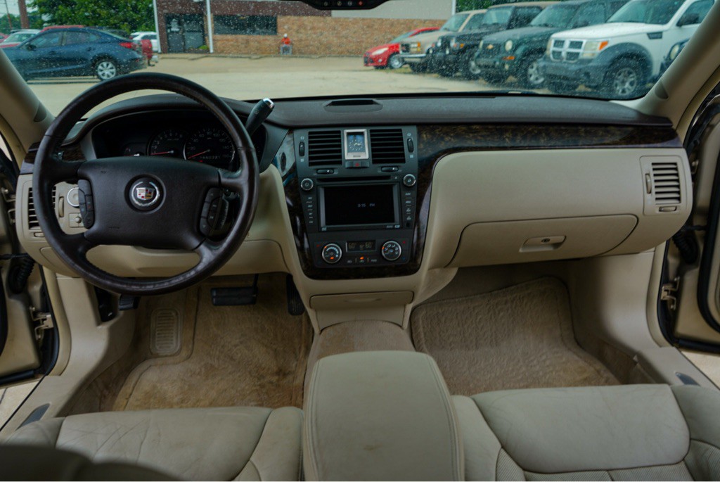 2008 Cadillac DTS Image 14