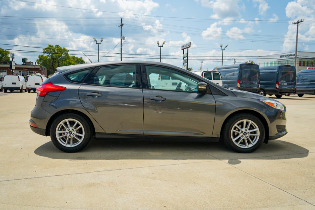 2016 Ford Focus Image 5