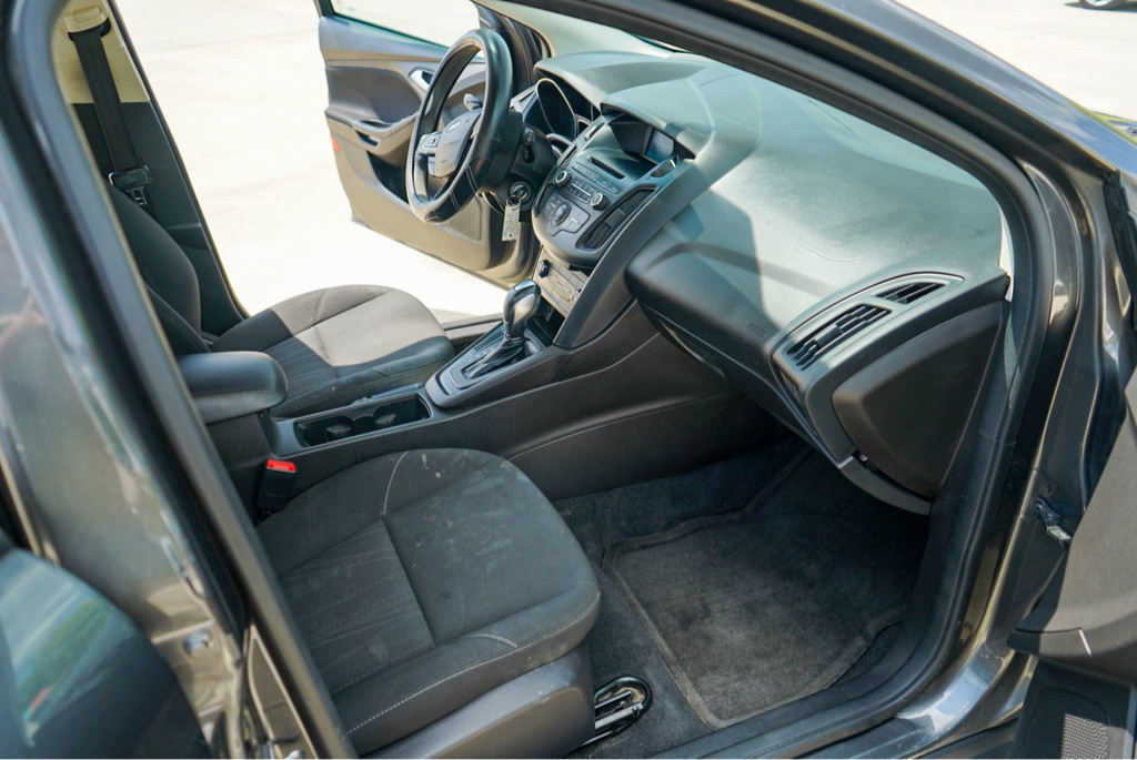 2016 Ford Focus Image 10