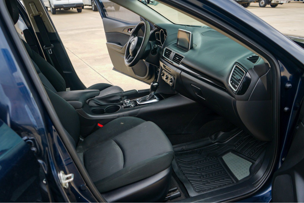 2015 Mazda Mazda3 Image 10