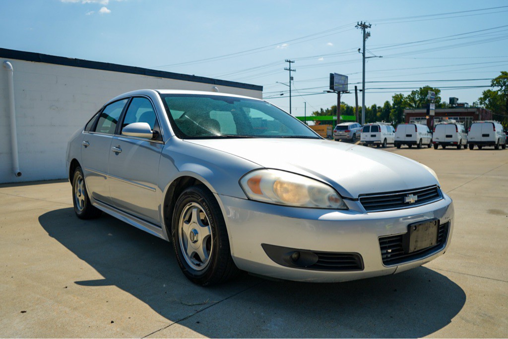 2011 Chevrolet Impala Image 4