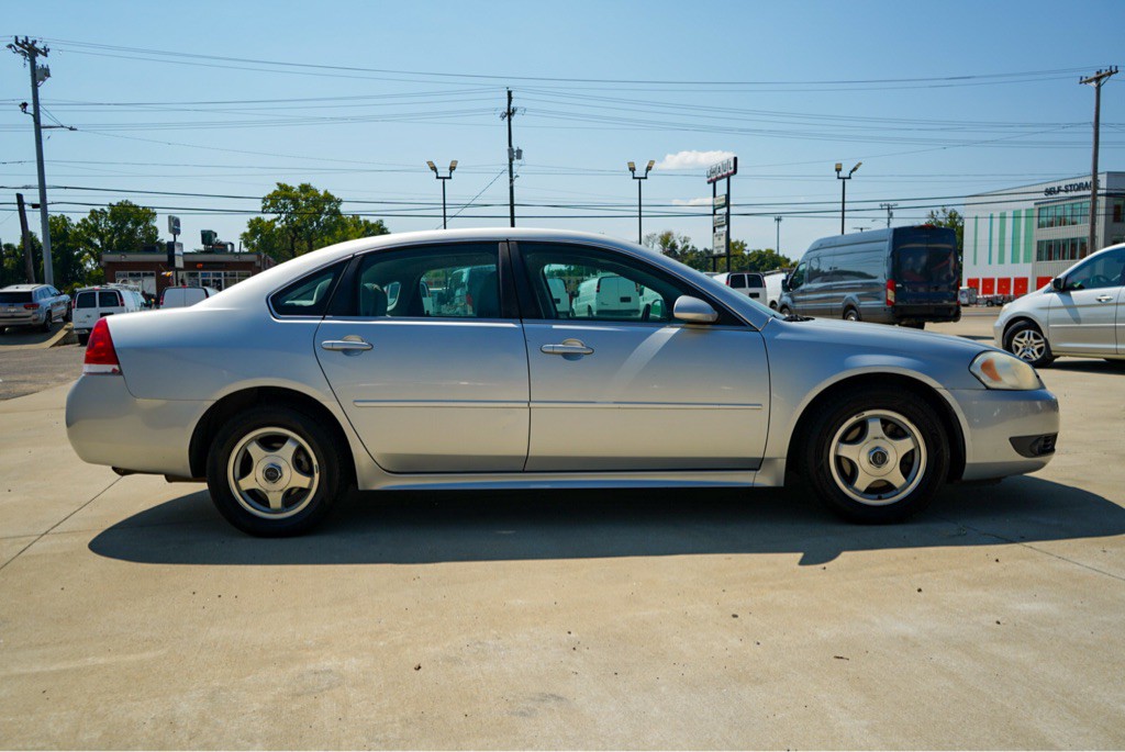 2011 Chevrolet Impala Image 5