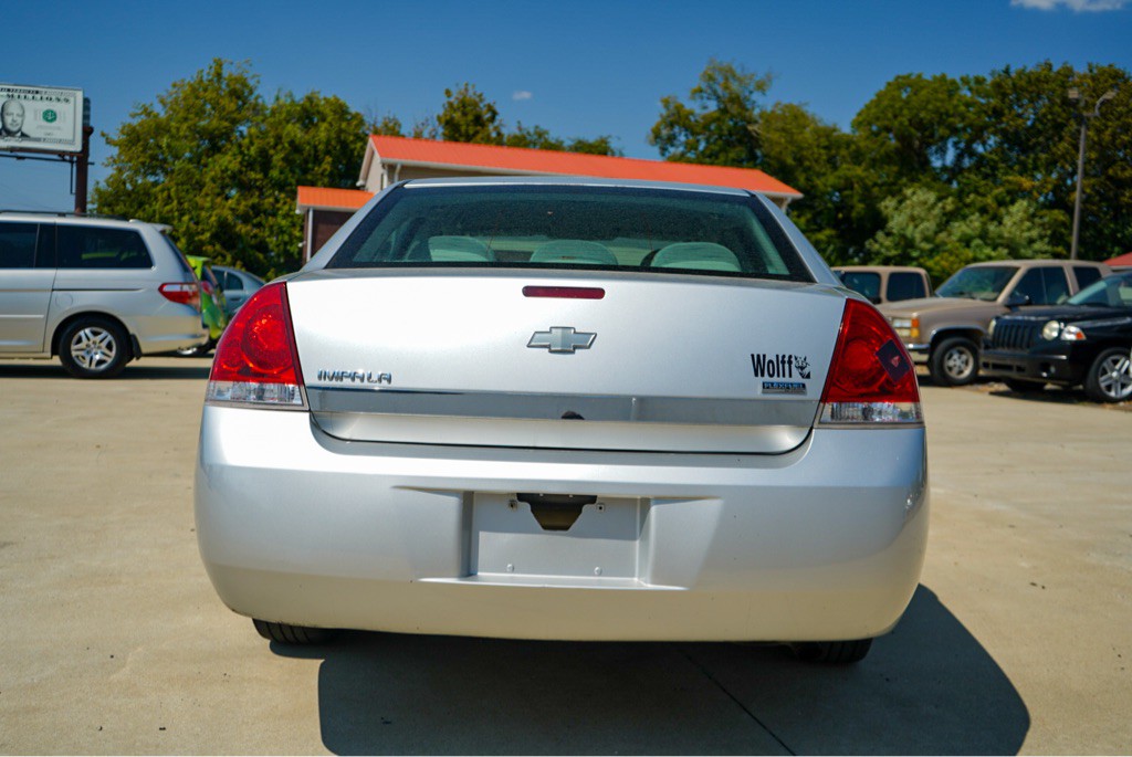 2011 Chevrolet Impala Image 7