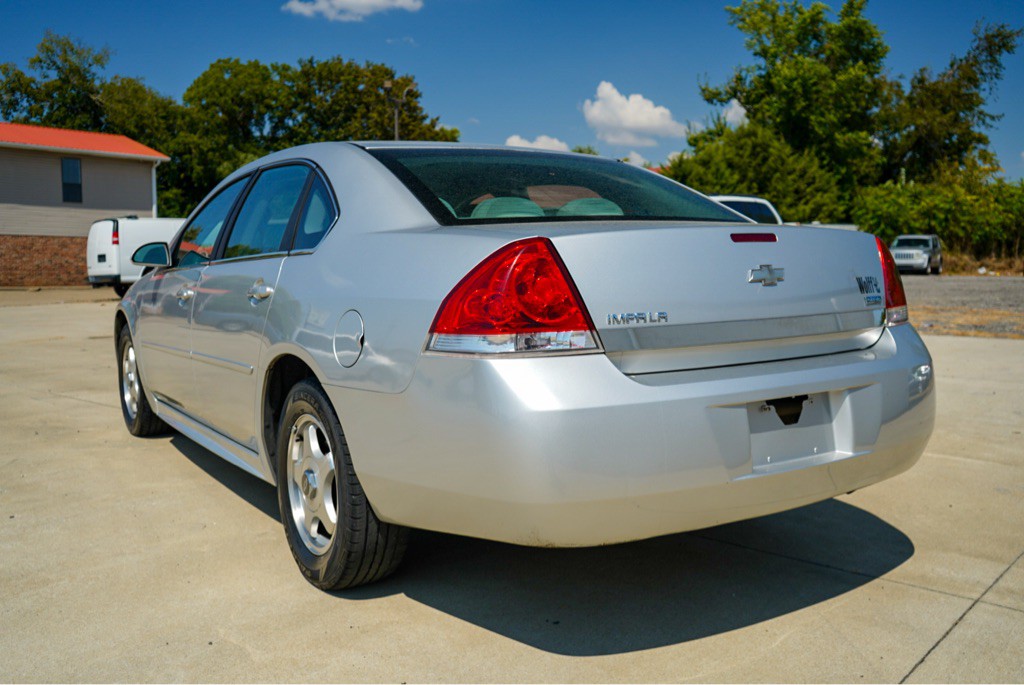 2011 Chevrolet Impala Image 8