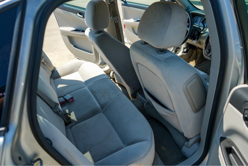 2011 Chevrolet Impala Image 11