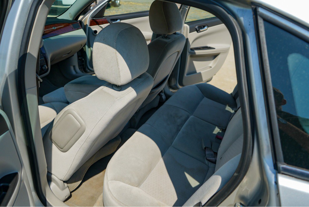 2011 Chevrolet Impala Image 13