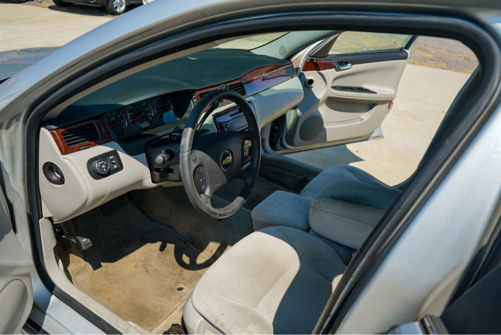 2011 Chevrolet Impala Image 14