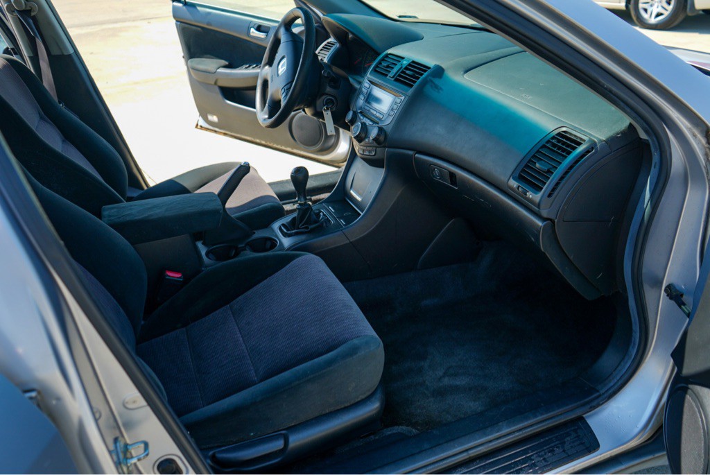 2005 Honda Accord Image 10