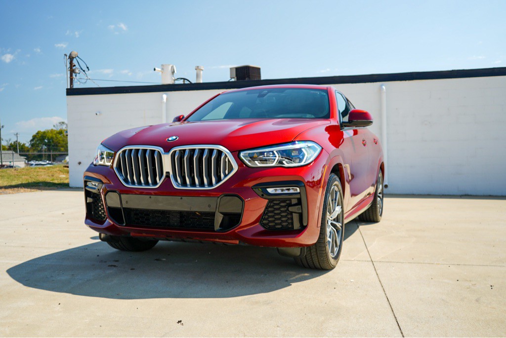 2021 BMW X6 Image 2