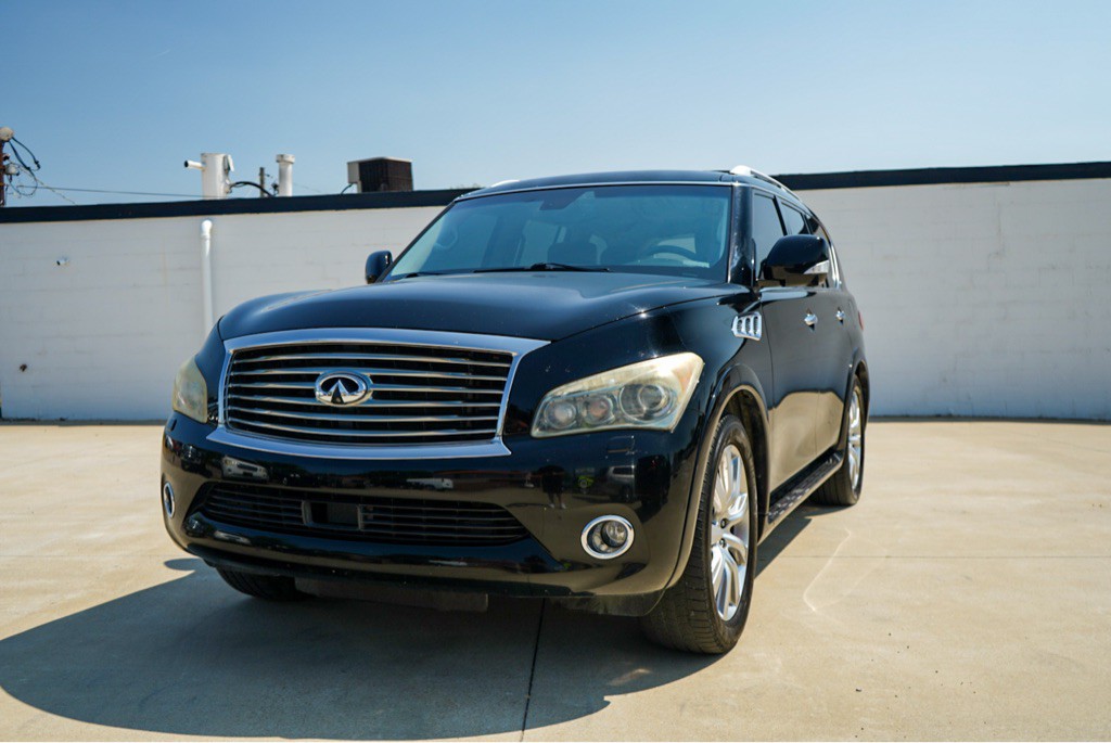 2012 INFINITI QX56 Image 2