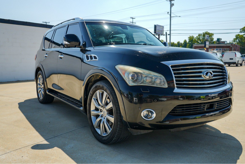 2012 INFINITI QX56 Image 4