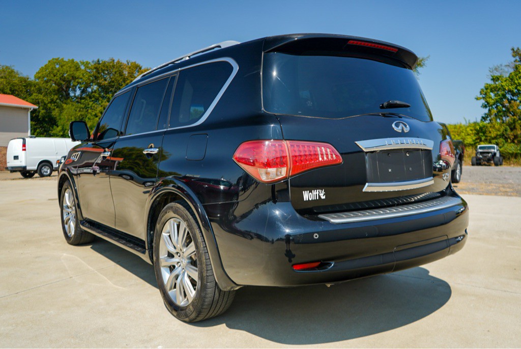 2012 INFINITI QX56 Image 8