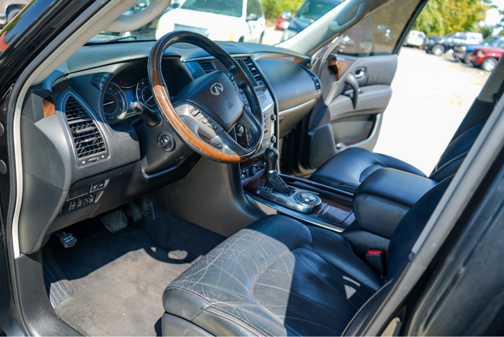 2012 INFINITI QX56 Image 13