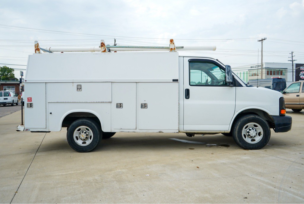 2015 Chevrolet Express Image 5