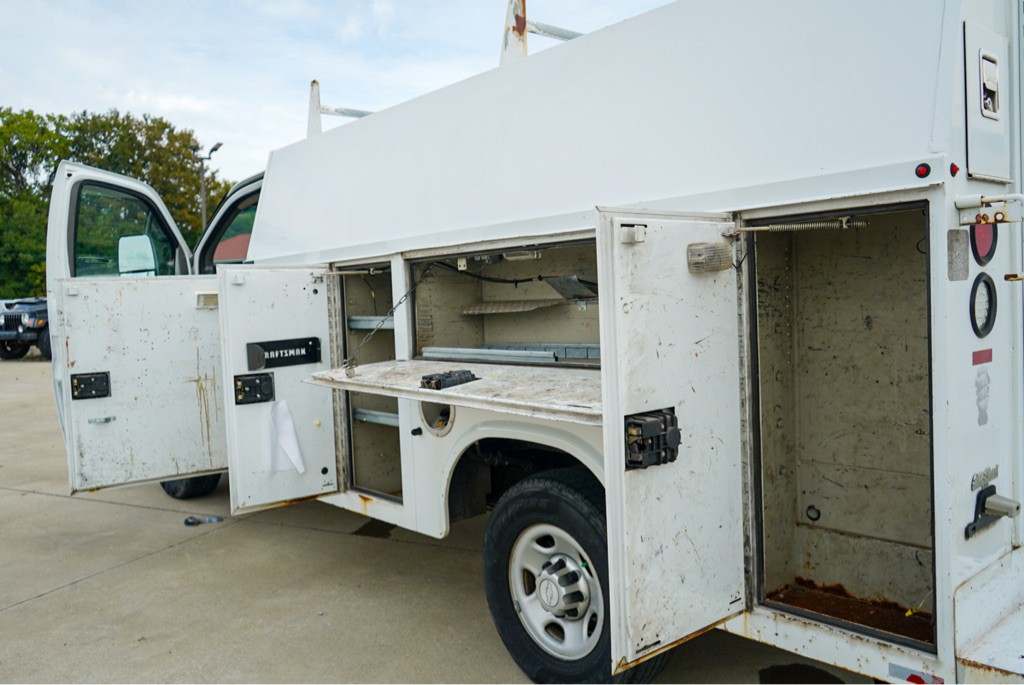 2015 Chevrolet Express Image 13