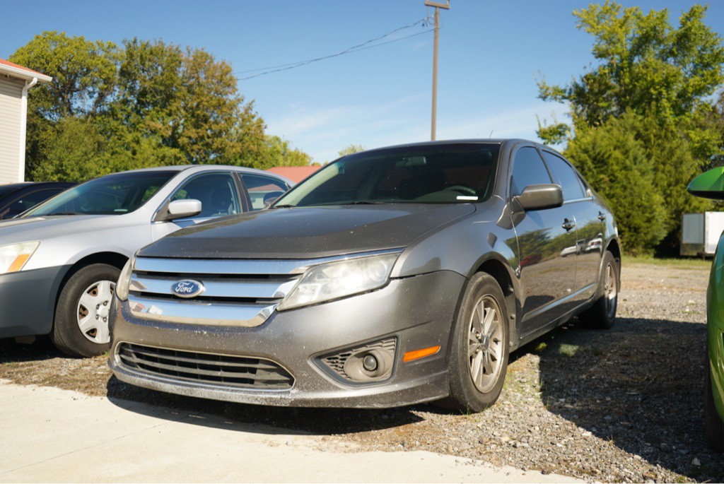 2010 Ford Fusion Image 2