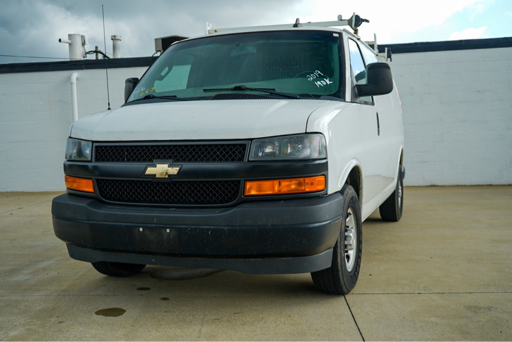2019 Chevrolet Express Image 2