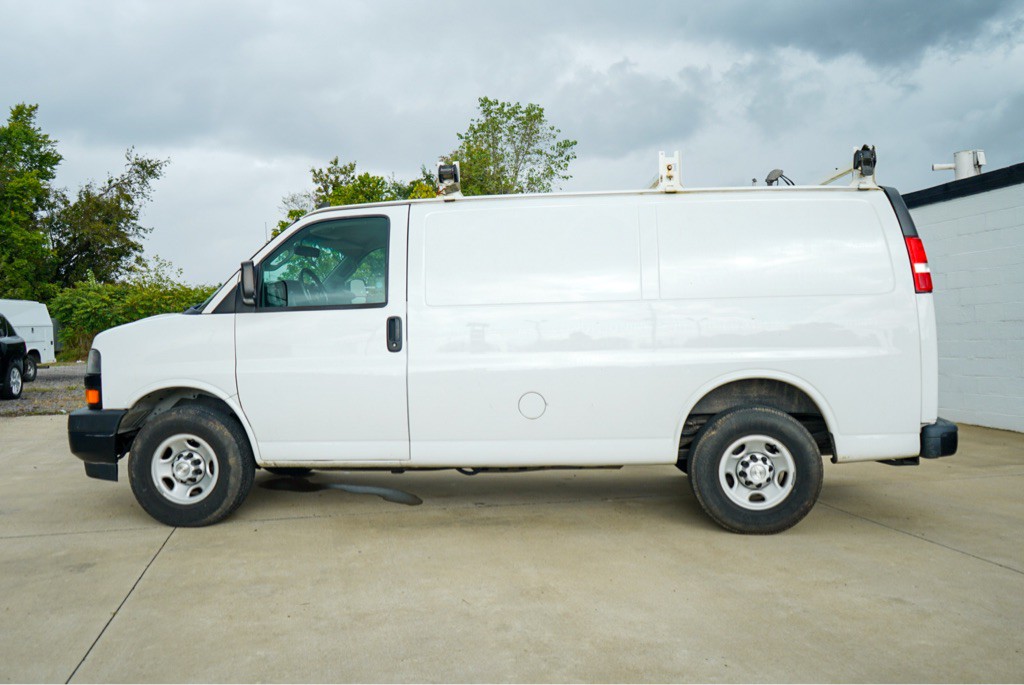 2019 Chevrolet Express Image 9