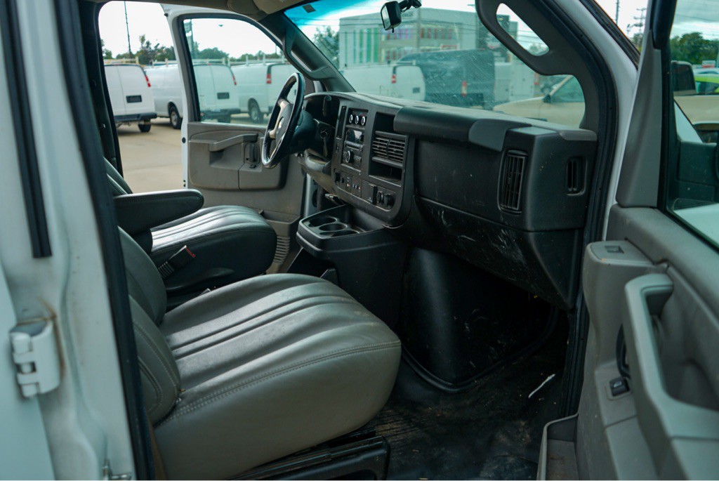 2019 Chevrolet Express Image 10