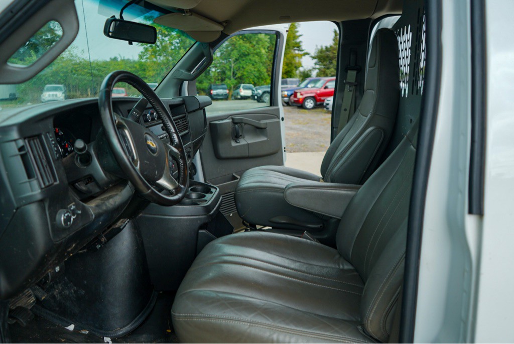 2019 Chevrolet Express Image 14
