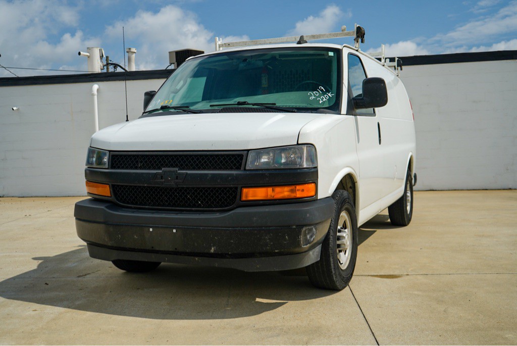2019 Chevrolet Express Image 2
