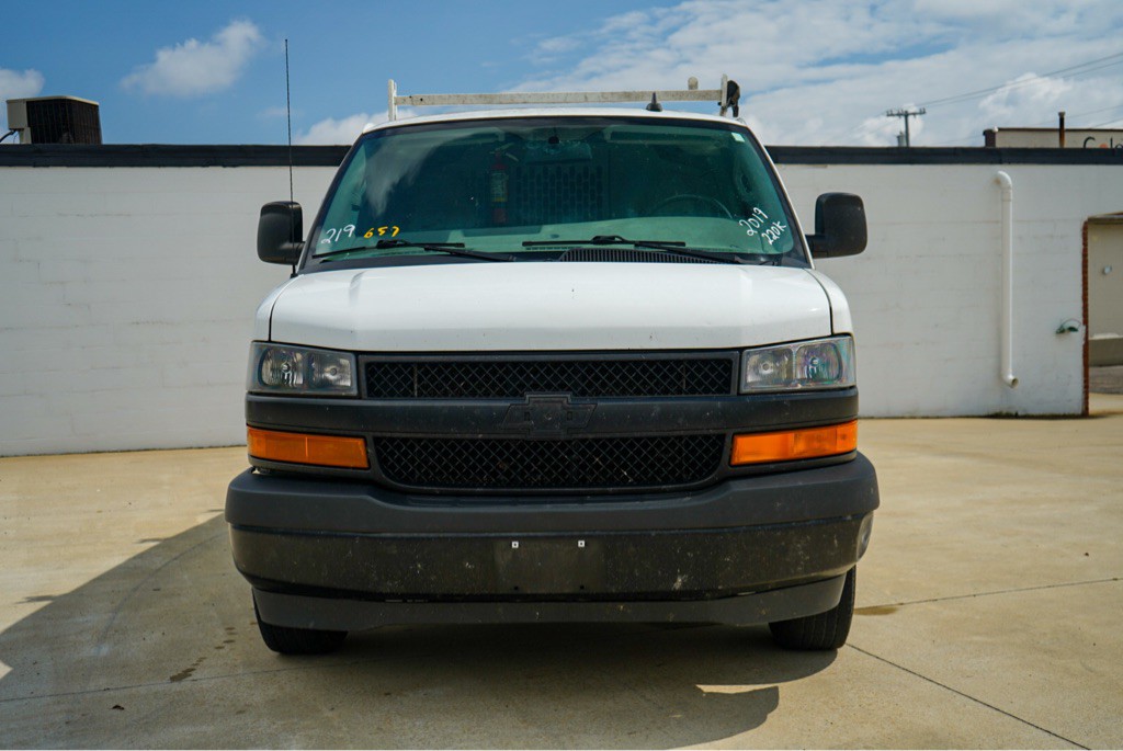 2019 Chevrolet Express Image 3