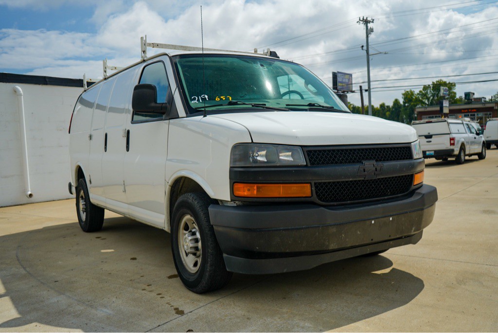 2019 Chevrolet Express Image 4