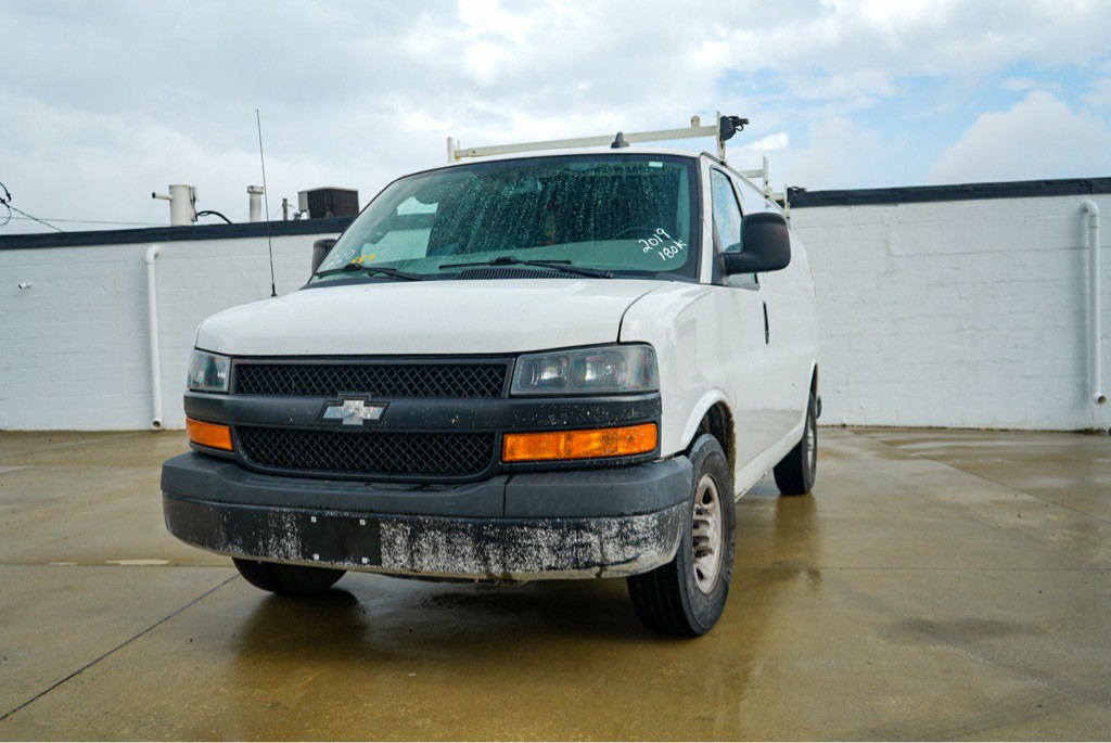 2019 Chevrolet Express Image 2