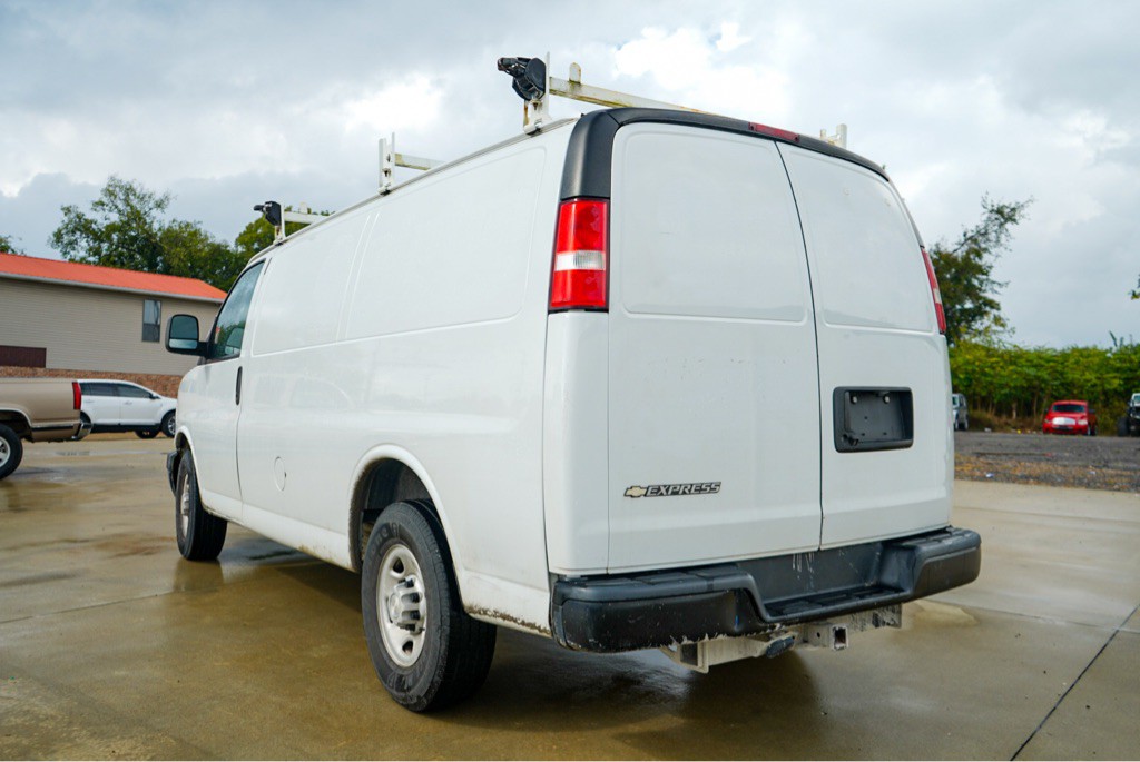 2019 Chevrolet Express Image 8