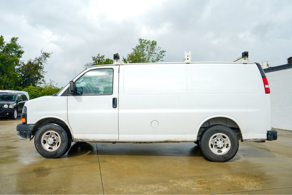 2019 Chevrolet Express Image 9