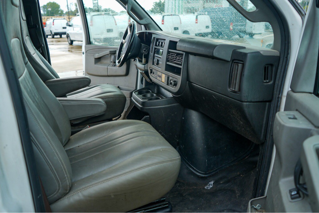 2019 Chevrolet Express Image 10