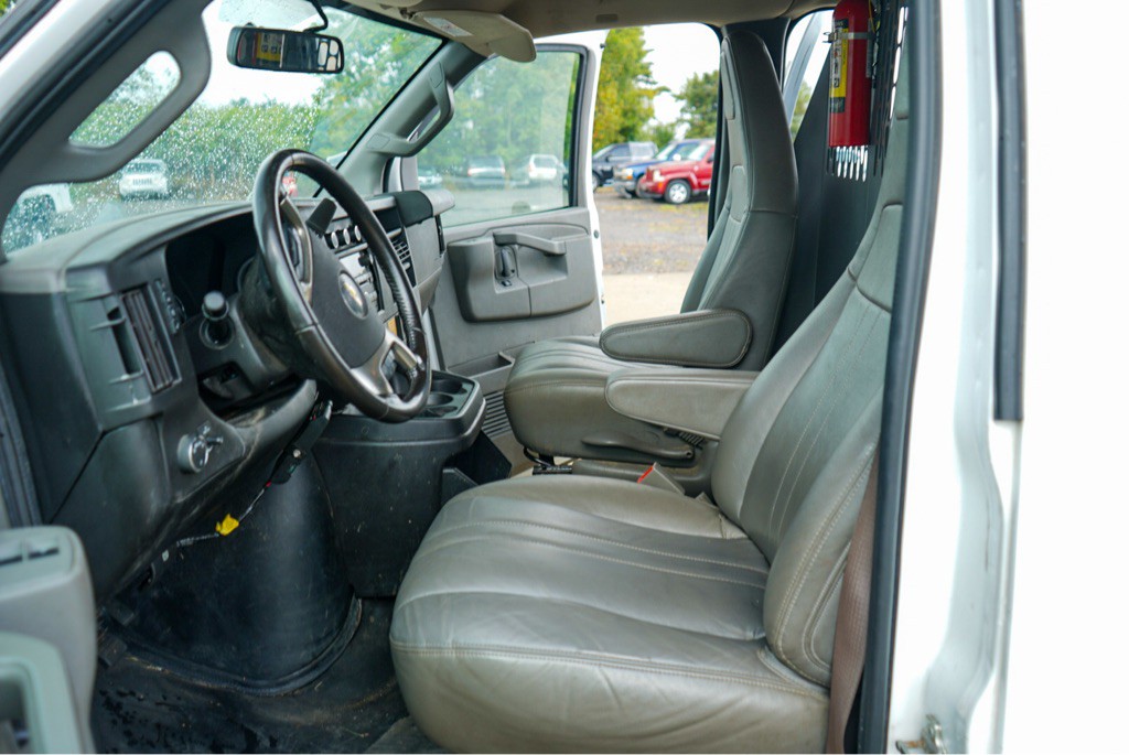 2019 Chevrolet Express Image 14