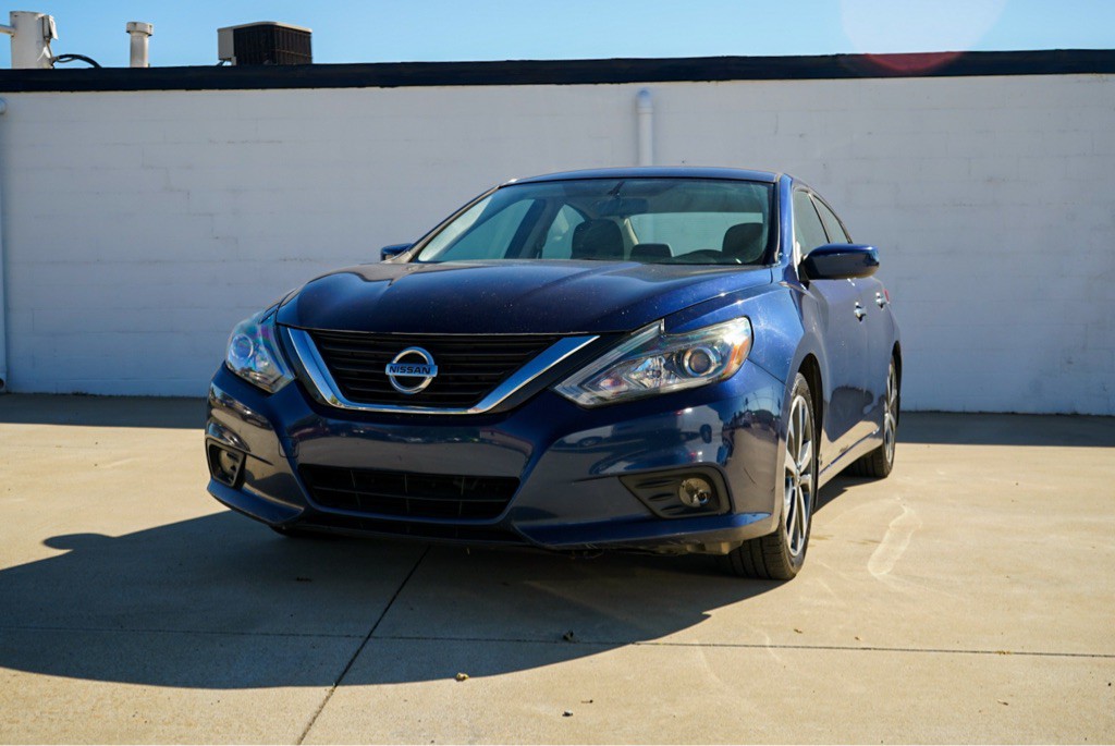 2016 Nissan Altima Image 2