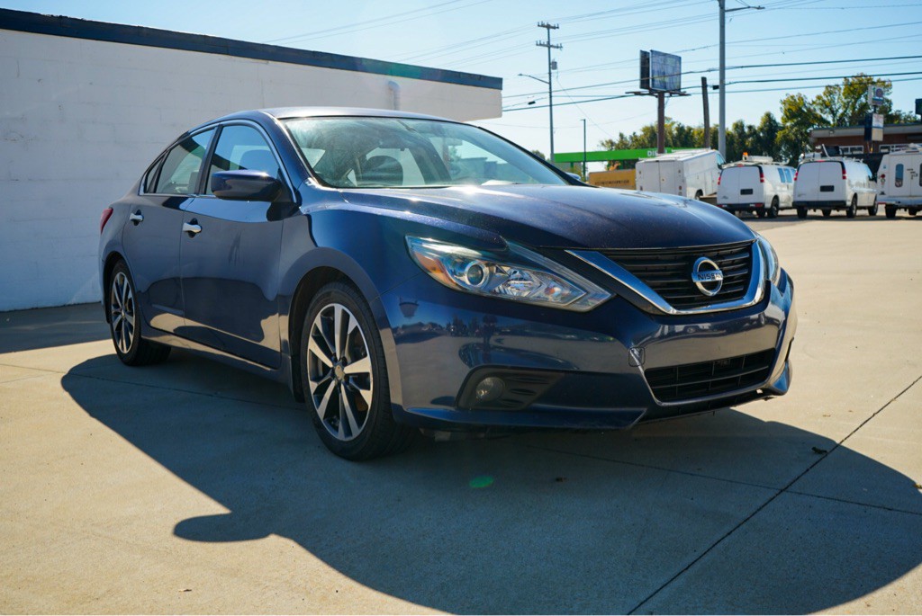 2016 Nissan Altima Image 4