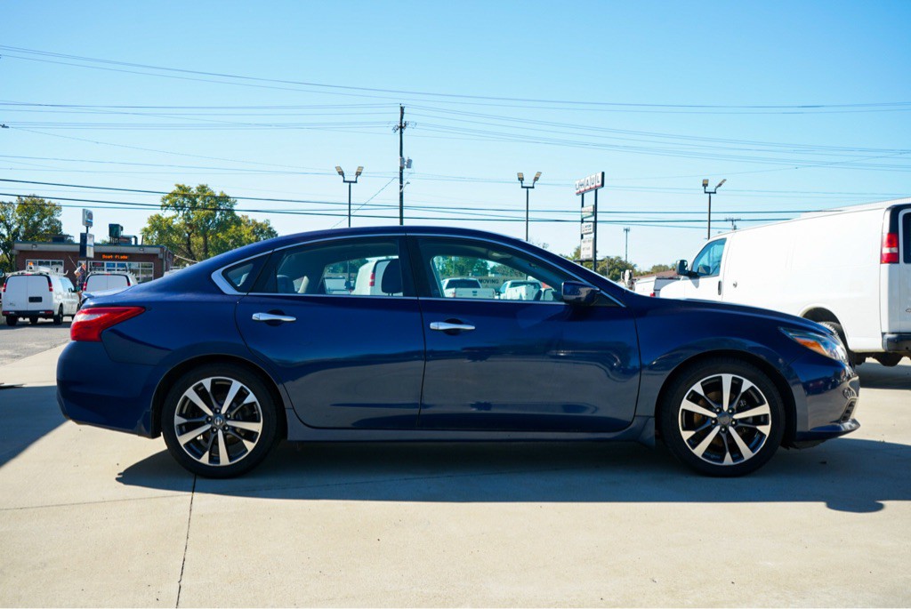 2016 Nissan Altima Image 5