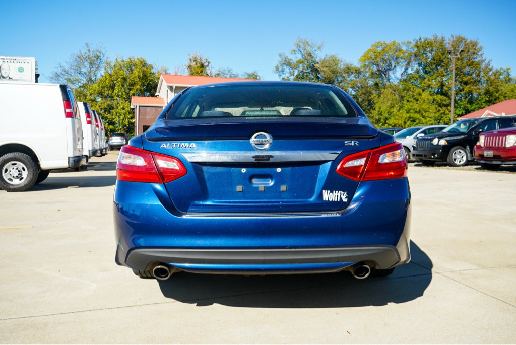 2016 Nissan Altima Image 7