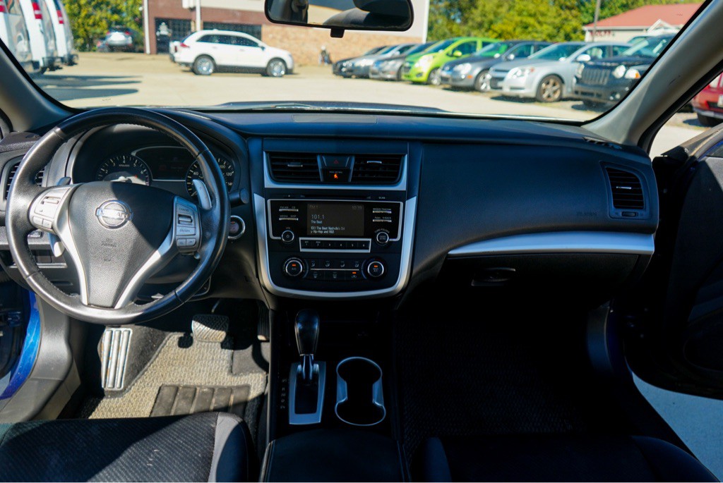 2016 Nissan Altima Image 14