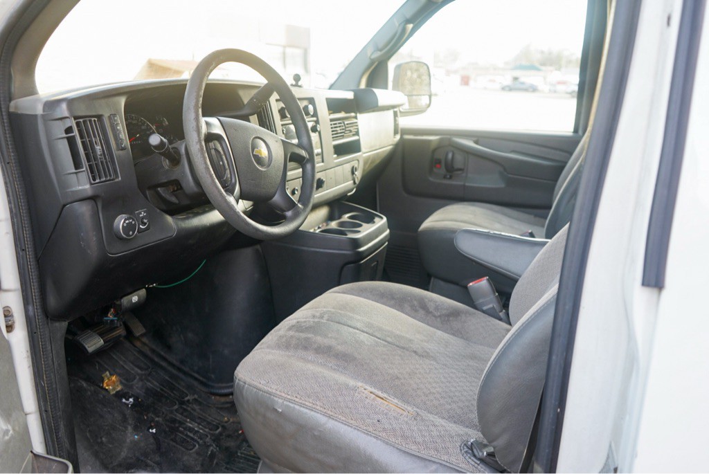 2012 Chevrolet Express Image 6