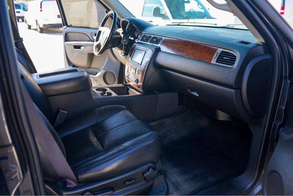 2011 Chevrolet Tahoe Image 10