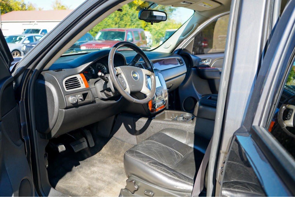 2011 Chevrolet Tahoe Image 13