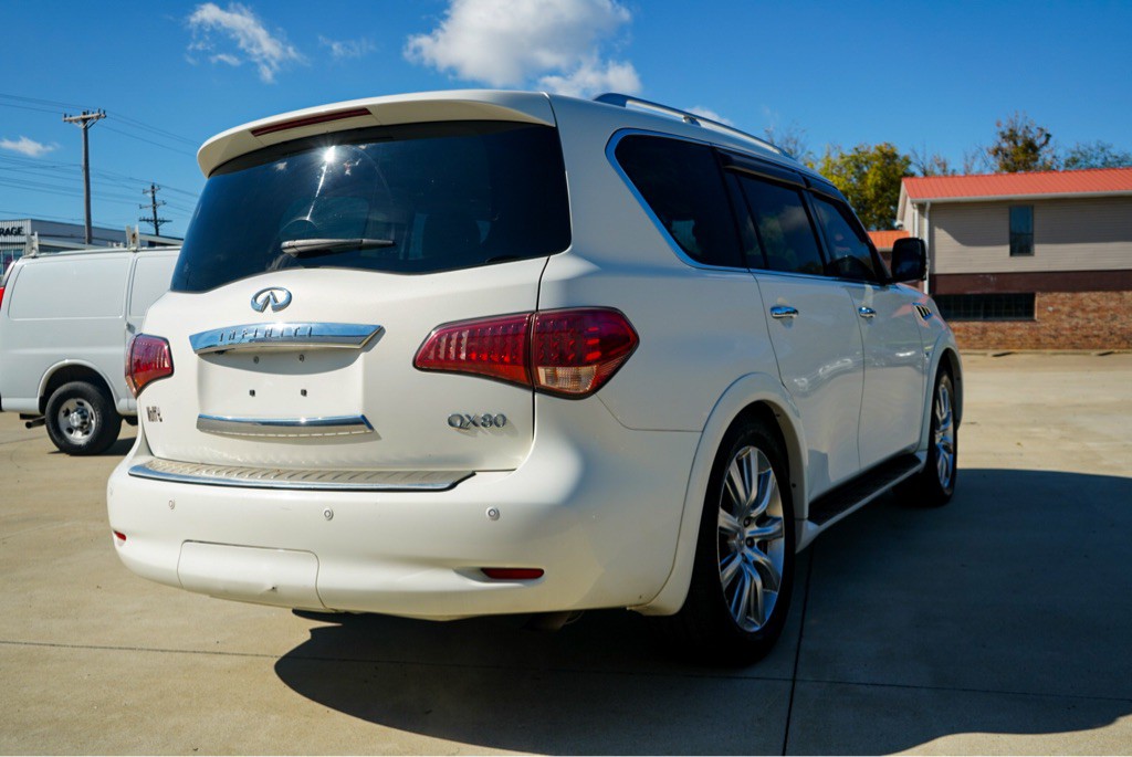 2014 INFINITI QX80 Image 6