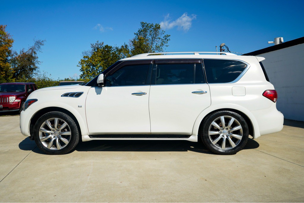 2014 INFINITI QX80 Image 9