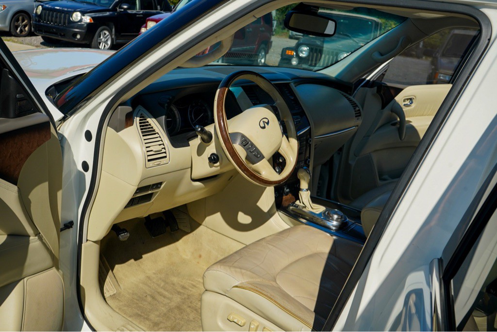 2014 INFINITI QX80 Image 13