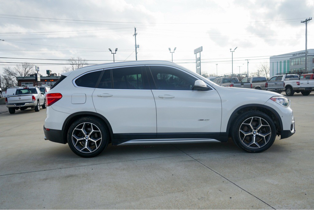 2016 BMW X1 Image 5